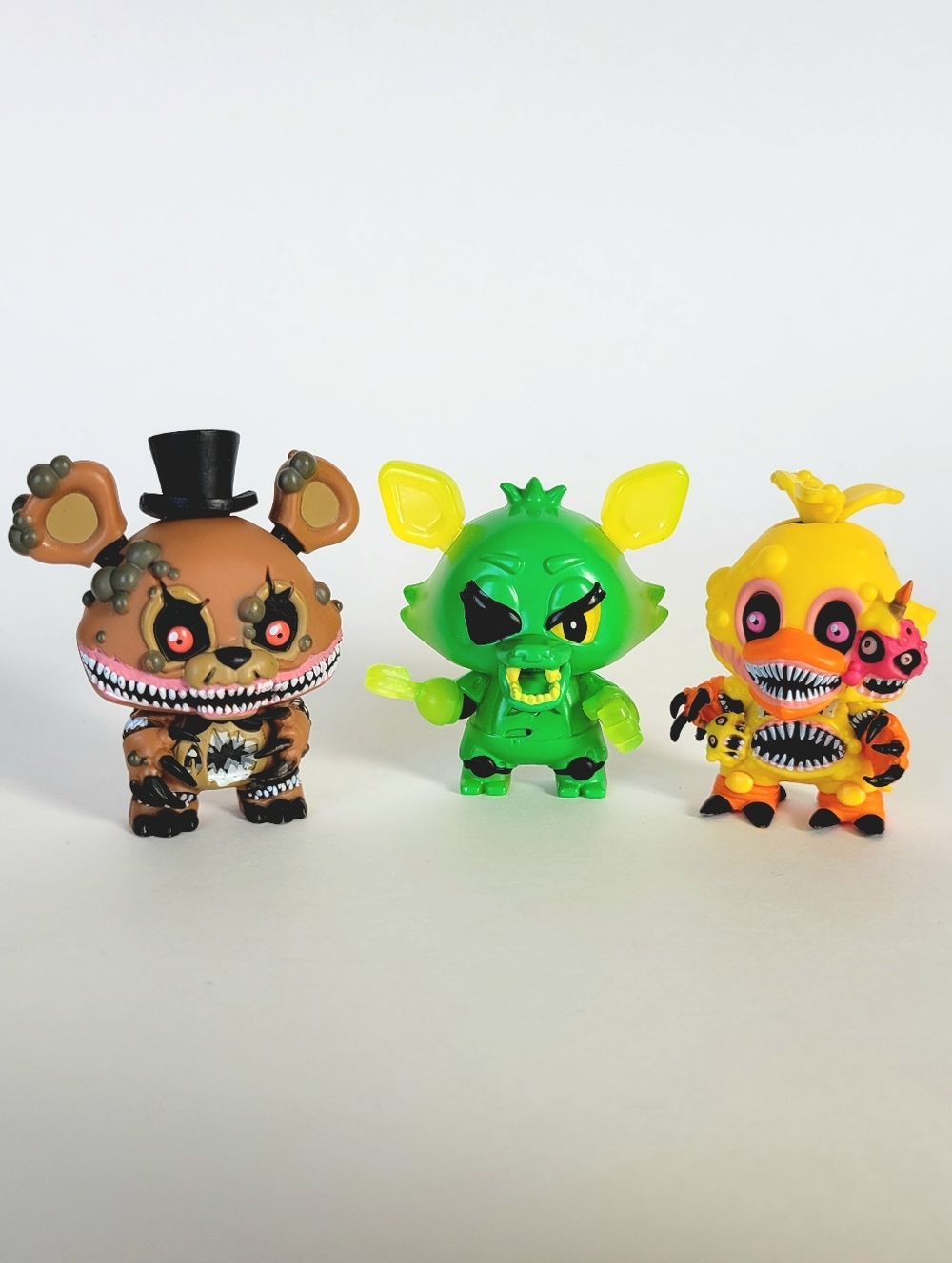 Funko Mystery Minis Five Nights at Freddy’s Twisted Ones Lot + Radioactive Foxy